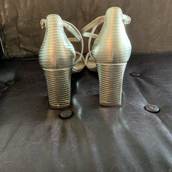 Naturalizer Heels - Picture 2 of 7